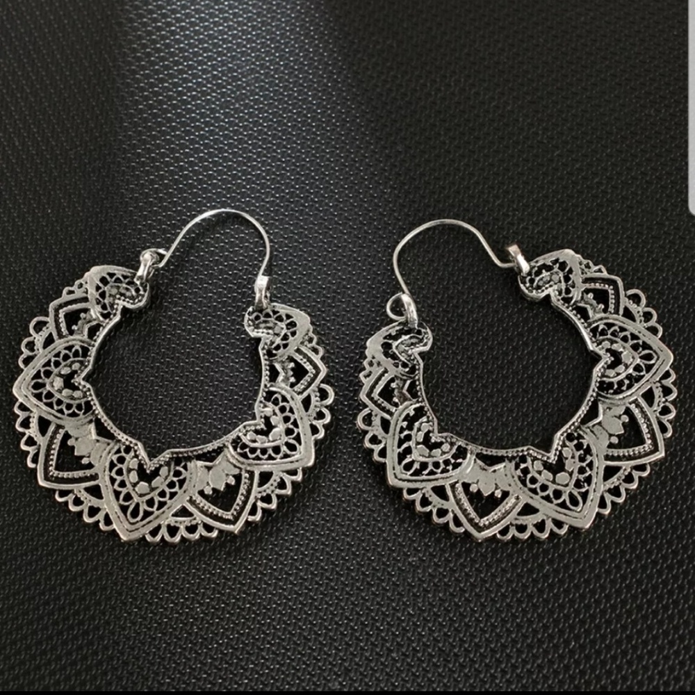 Effie Ornate hoop style earrings - Picture 4 of 4